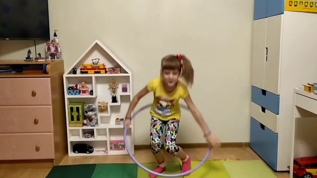 ЧЕЛЛЕНДЖ!!! Как научиться крутить хулахуп. Даша Скворцова.