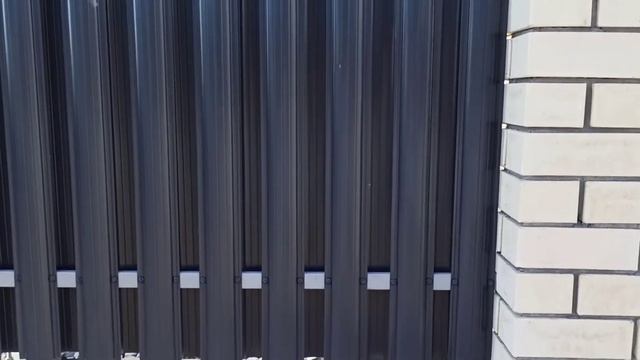 Евроштакетник ПК Версаль полиэстер серый графит RAL 7024 производство Завода «Первая Кровельная» смотреть онлайн