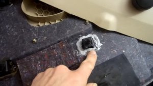 Установка компонентных динамиков в заднюю полку Чери Фора