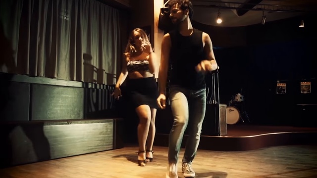 Danse : CRY TO ME -Rocco & Claudia- Cha cha смотреть онлайн