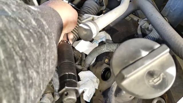 04 -16 Nissan Armada tight spark plug location смотреть онлайн