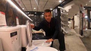 Мягкое закрывание или «микролифт» сиденья унитаза.