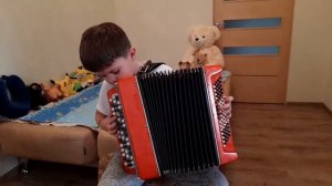 " Полюшко- поле" на баяне!