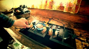 Выходные в тайге в уютной избе, шумной и веселой компанией. Установили столешницу и варочную панель