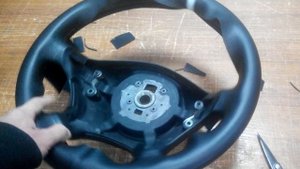 Делаем руль на Мерседес Вито а Мишаня перетягивает  панель