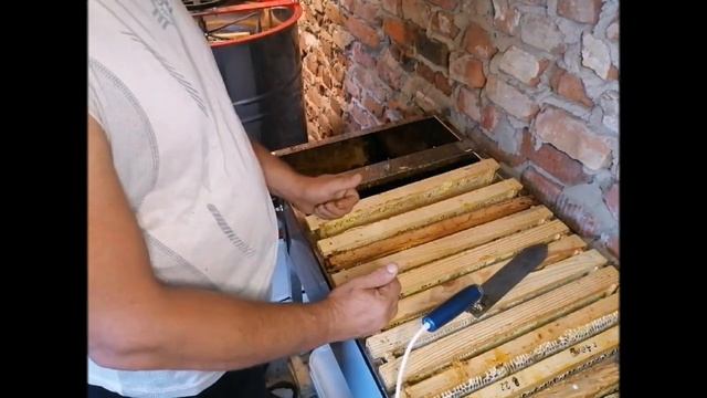 Медосбор качка мёда Полный процесс смотреть онлайн