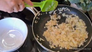 Жареная печенка с луком.Fried liver with onions.