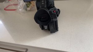 Panasonic HC-X20 unboxing