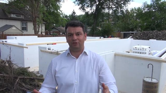 Новый строительный проект в Виннипеге - часть 3 - Строительство двух домов одновременно. смотреть онлайн