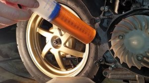 Замена/ заливка масла в "сухой двигатель" Honda dio AF-63, AF-57