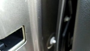 VOLVO V60…2014г.в.как разобрать переднюю дверь,снять карточку,достать стекло,где клипсы,пистоны.