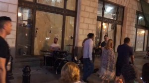 Грузия. Уличные музыканты в Тбилиси играют рок