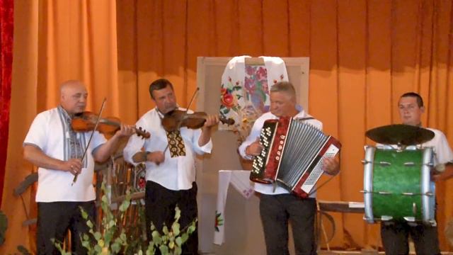 Коломийки на українському весіллі жартівливі пісні баттли смотреть онлайн