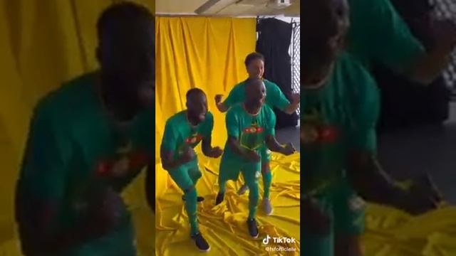 Mané Kouyaté Abdou Diallo présente les nouveaux maillots des lions du Sénégal