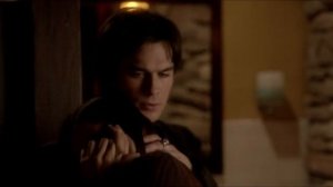 scena Damon drinks Blood Elena 4 X 2 Деймон поит кровью Елену