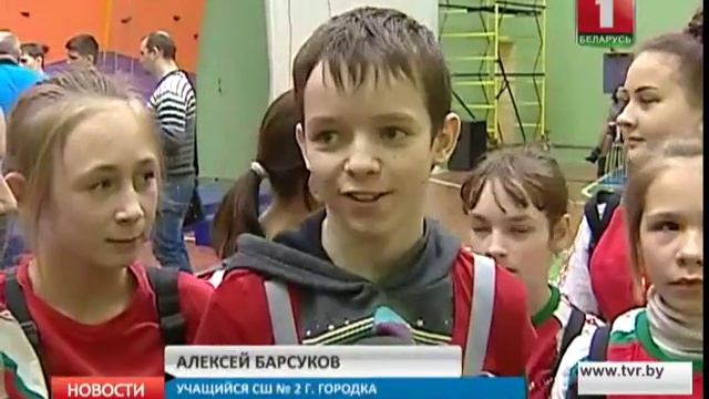 Искусственные скалы и утесы в обычном спортзале смотреть онлайн