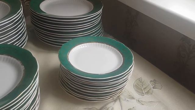 Столовый сервиз из фарфора на 12 персон