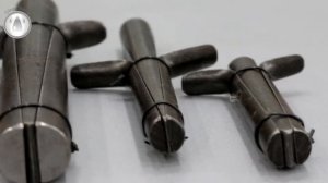 Клинья для раскалывания камня.