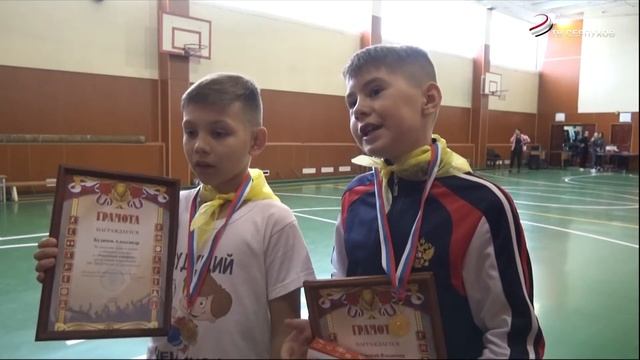 В Серпухове прошла акция «Полицейский Дед Мороз» смотреть онлайн