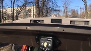 Ниссан ноут. Замена лампочки подсветки номера своими руками на светодиоды.