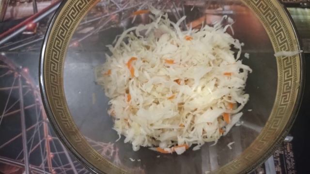 Салат на каждый день: дешево, быстро и вкусно.
