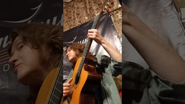 "Август" Стихи Марины Цветаевой, поёт композитор Елена Фролова. смотреть онлайн