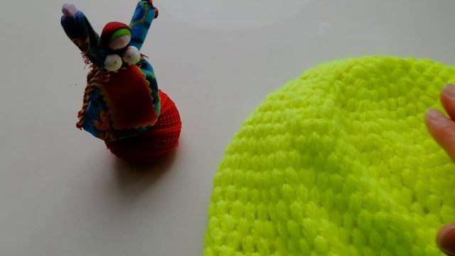 Пуловер из плюшевой пряжи дольче. Шапочки крючком. смотреть онлайн