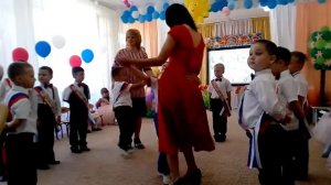 Самый трогательный танец с воспитателями!До слёз