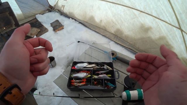 РЫБАЛКА ЗА ПОЛЯРНЫМ КРУГОМ БЫВАЕТ РАЗНОЙ... окунь на печке. просто и вкусно!!! смотреть онлайн