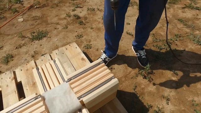 Сборка профилированного бруса на глухарь