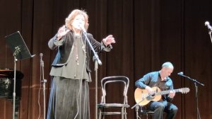 Елена Камбурова - "Любовь и разлука" (Еще он не сшит, твой наряд подвенечный) Б.Окуджава И.Шварц