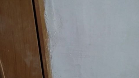 Дешовый способ выровнять пол больших площадей #ремонт #старыйдом #пол #дом