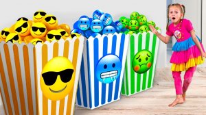 Maya shows colors with Box of Surprise emoji - Fun Games for kids