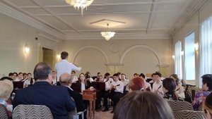 Под окном черемуха колышется, играет оркестр Самарского муз. училища, дирижирует Карамин Денис