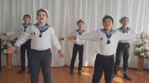 "Бескозырка белая" сл. З. Александровой, муз. В. Модель