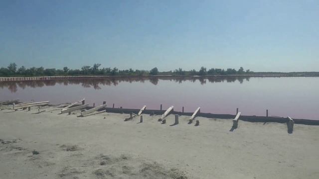 Розовые озёра в селе Геройское, добыча пищевой соли смотреть онлайн