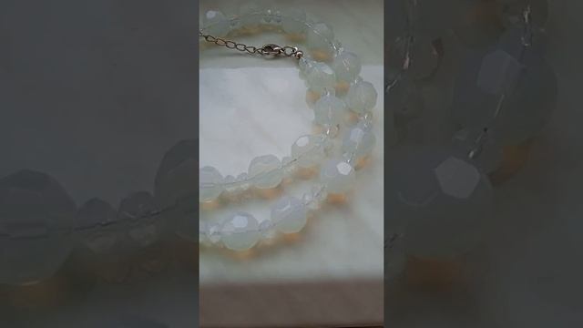 Бусы из лунного камня