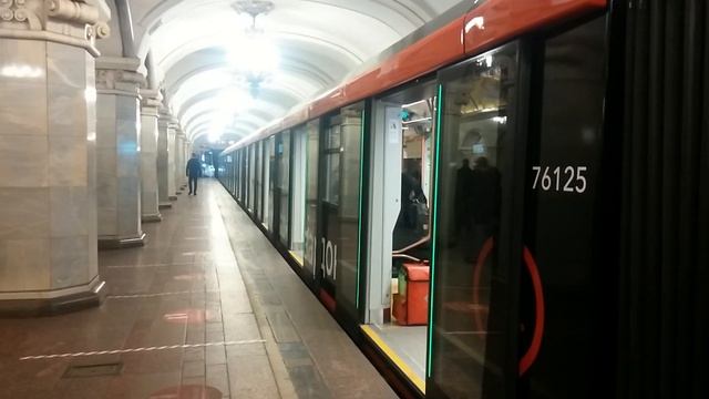 81-775/776/777 Москва 2020 На станции Комсомольская смотреть онлайн