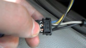 рено сценик Протяжка и подключение провода видеорегистратора