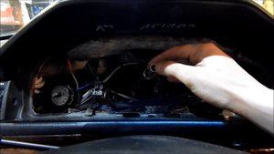 треск в панели приборов \ за панелью мерседес w124. от чего и что с этим делать?!