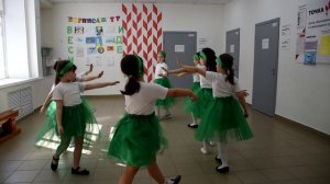 ТАНЕЦ ЕЛОЧКА.mp4