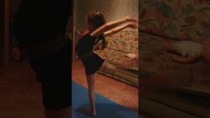 Как разминать спину на занятиях по художественной гимнастике