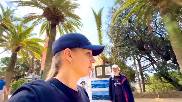 Барселона . Парк Гуэль . Park Güell in Barcelona. смотреть онлайн