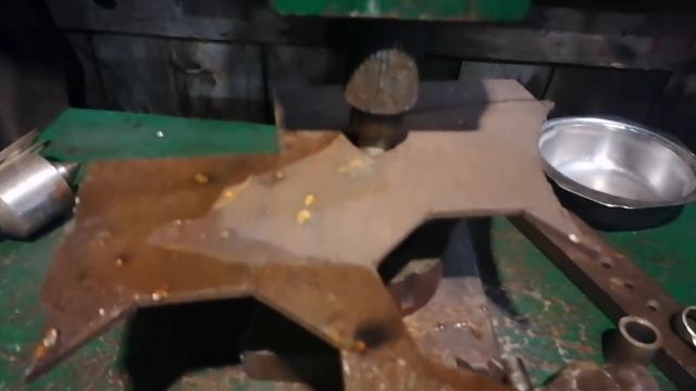 Прокалываю лист металла 6 мм как бумагу. Диаметр отверстия 22 мм( ! ) Смотрите) смотреть онлайн