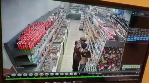 Кузбассовец душил ребенка в супермаркете