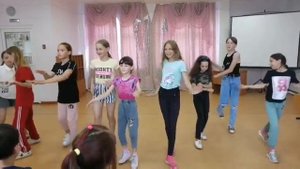 Танец “ Не похожи « на 8 человек