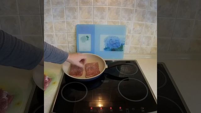 #shorts#рецепты МЯСО С ШАМПИНЬОНАМИ И СЫРОМ ИЛИ МЯСО ПО-ФРАНЦУЗСКИ
