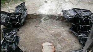 Свайно-ростверковый фундамент для тамбура дома. Армирование и заливка свай.