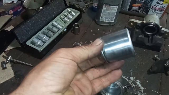 Клинит передний тормозной цилиндр,ищем причину.