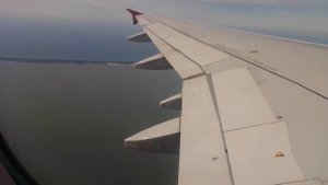 Взлет самолета из аэропорта Калининград_Полет над Балтийским морем